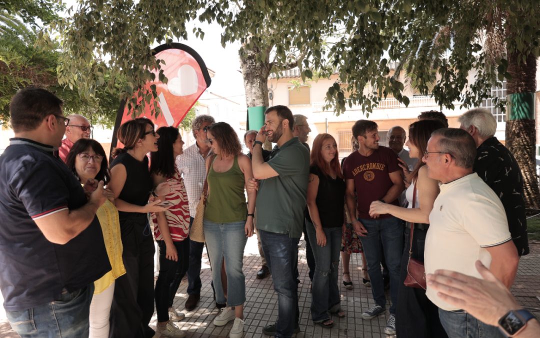Luis Salaya anuncia que la Torre del Trabajo será visitable y garantiza que no perderá la sensibilidad hacia las reivindicaciones de los trabajadores.