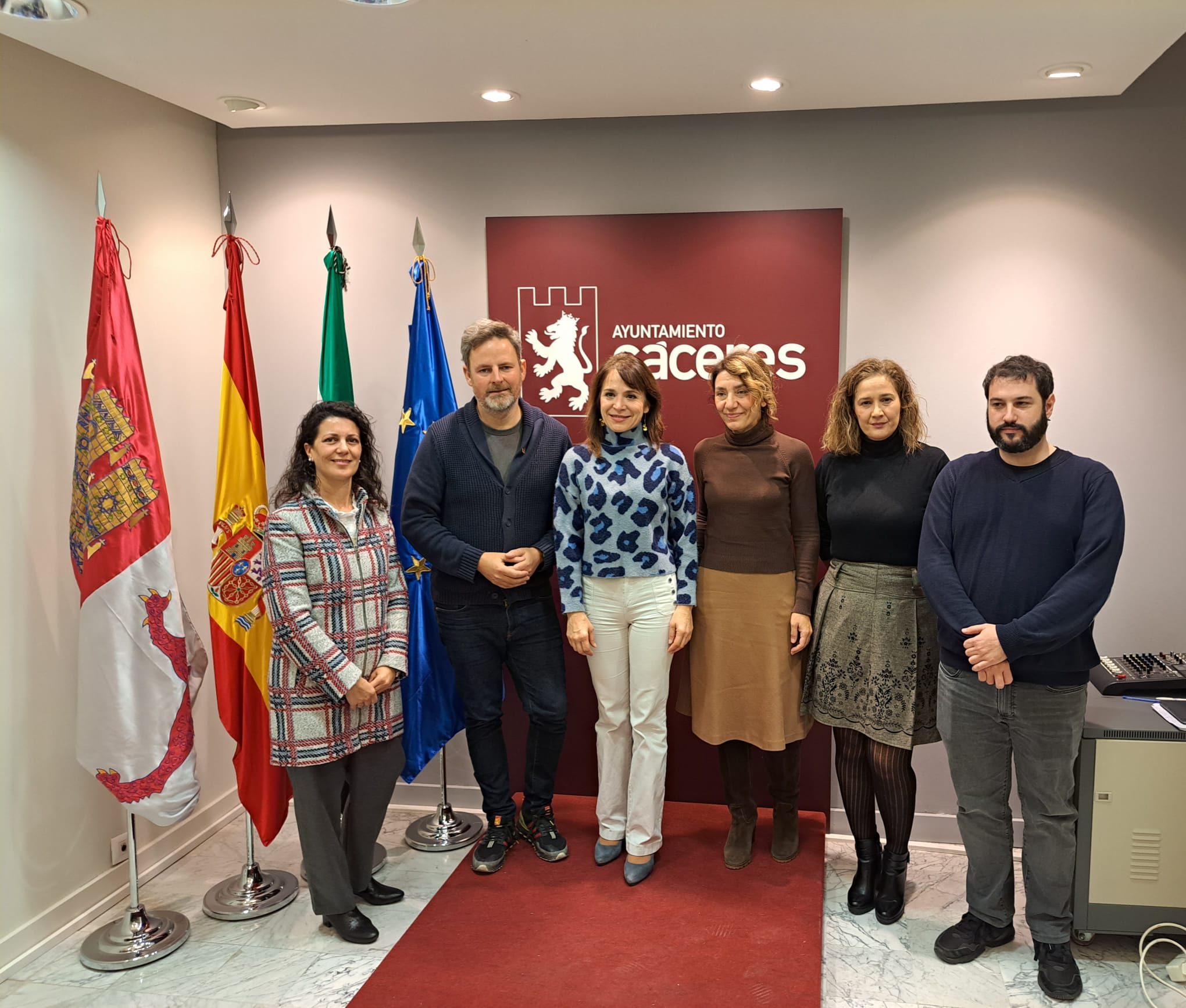grupo municipal socialista tras rueda de prensa sobre proyecto de presupuestos