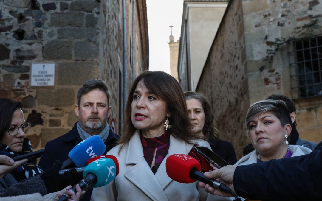 El PSOE critica que los presupuestos autonómicos son un agravio para la ciudad y afea al alcalde Rafa Mateos que no haya sido reivindicativo con su partido 