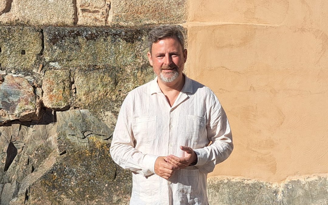 El PSOE critica que las políticas de Mateos ponen en juego el futuro del turísmo en Cáceres, que acumula seis meses consecutivos de caída