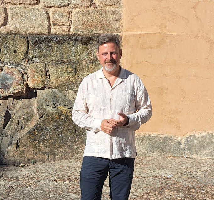 El PSOE denuncia el “verano negro” del turismo en Cáceres y exige responsabilidades al alcalde Rafael Mateos y al concejal Ángel Orgaz