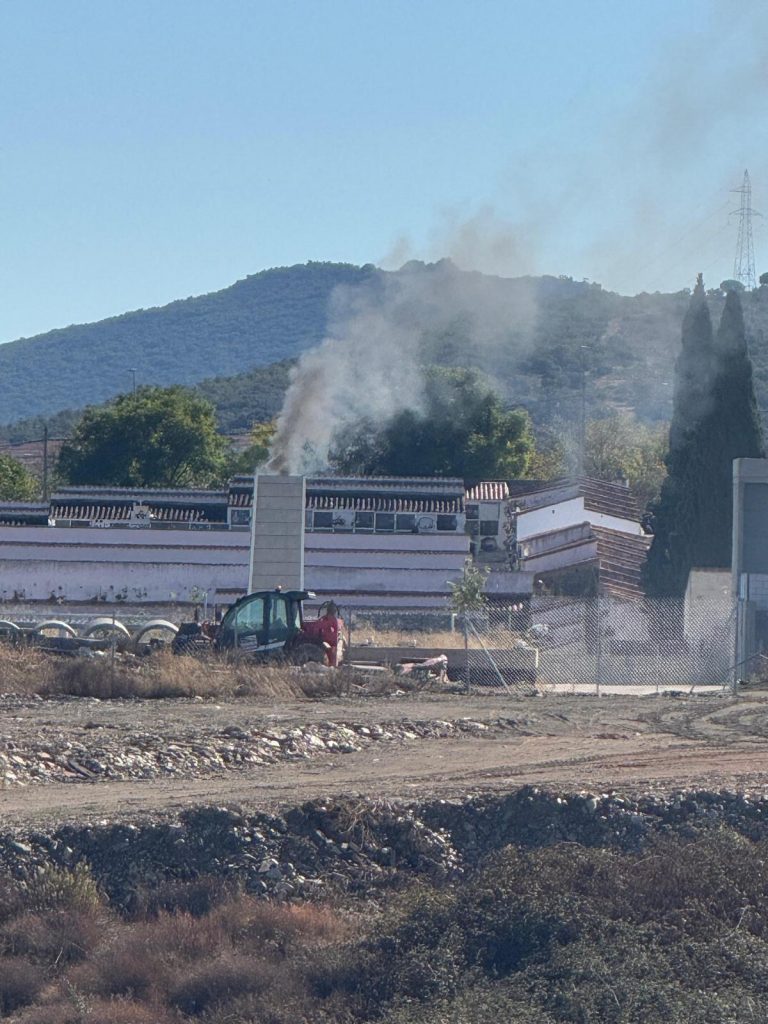 7-11-2025 Humo crematorio